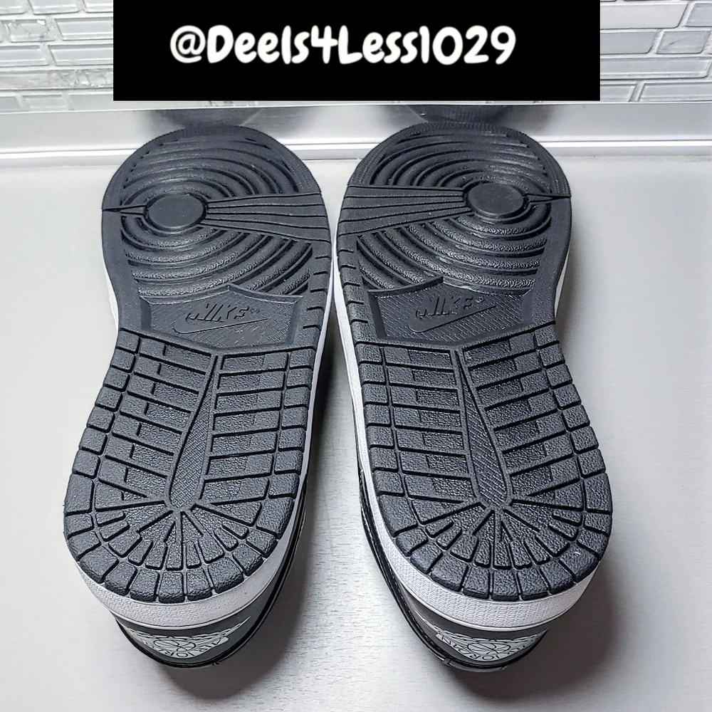 Nike Air Jordan 1 SE Low Mens Size 10.5/Womens 12 Black Metallic Silver White